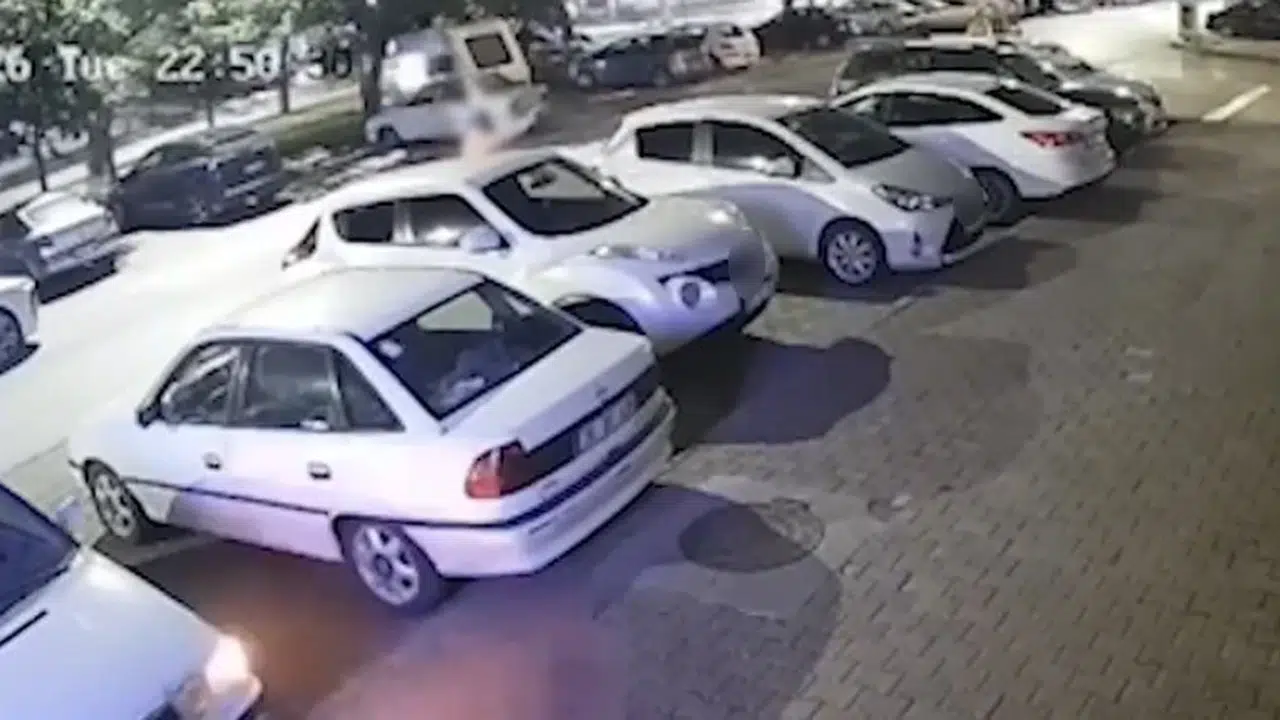 Kayseri’de dehşet anları kamerada: Turizm acentesine kurşun yağdıran saldırgan kıskıvrak yakalandı