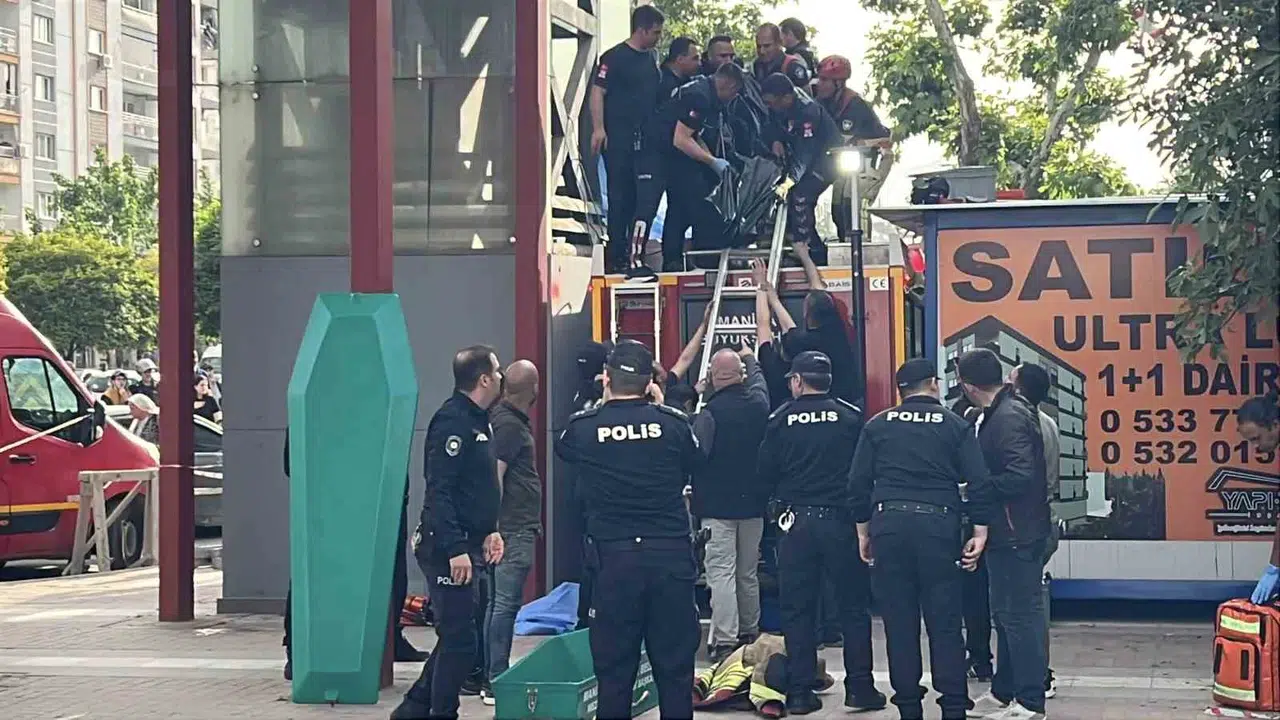 Manisa'da yürek yakan kaza: İki çocuk babası genç asansörde can verdi