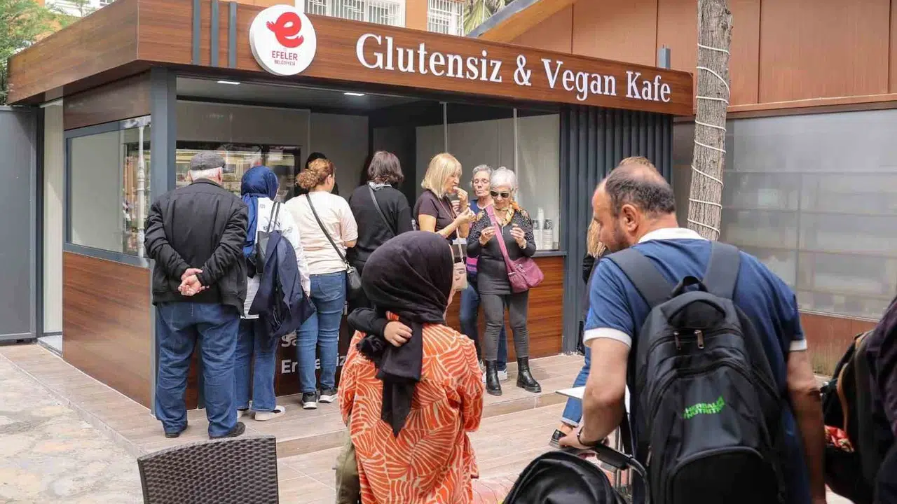 Efeler’de mutfak korkusu bitti: Çölyak hastaları için güvenli liman açıldı