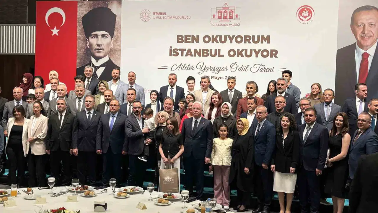 İstanbul'da Kitap Seferberliği: Aileler Okuma Yarışmasında Buluştu
