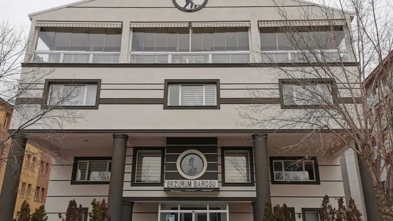 Erzurum'da avukata çirkin saldırı: Baro resti çekti, CMK sistemi kapatıldı