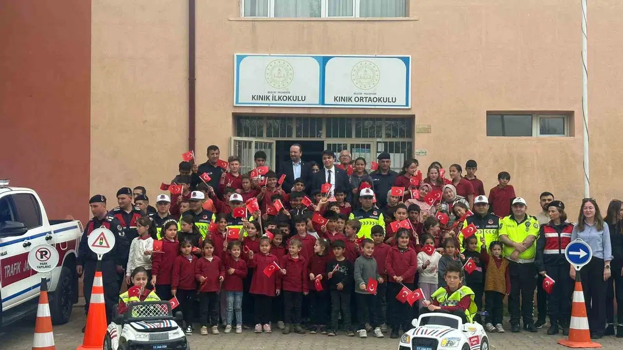 Trafik Haftası’nda miniklere hayati ders: Kaymakam Kara’dan  bir saniye  vurgusu