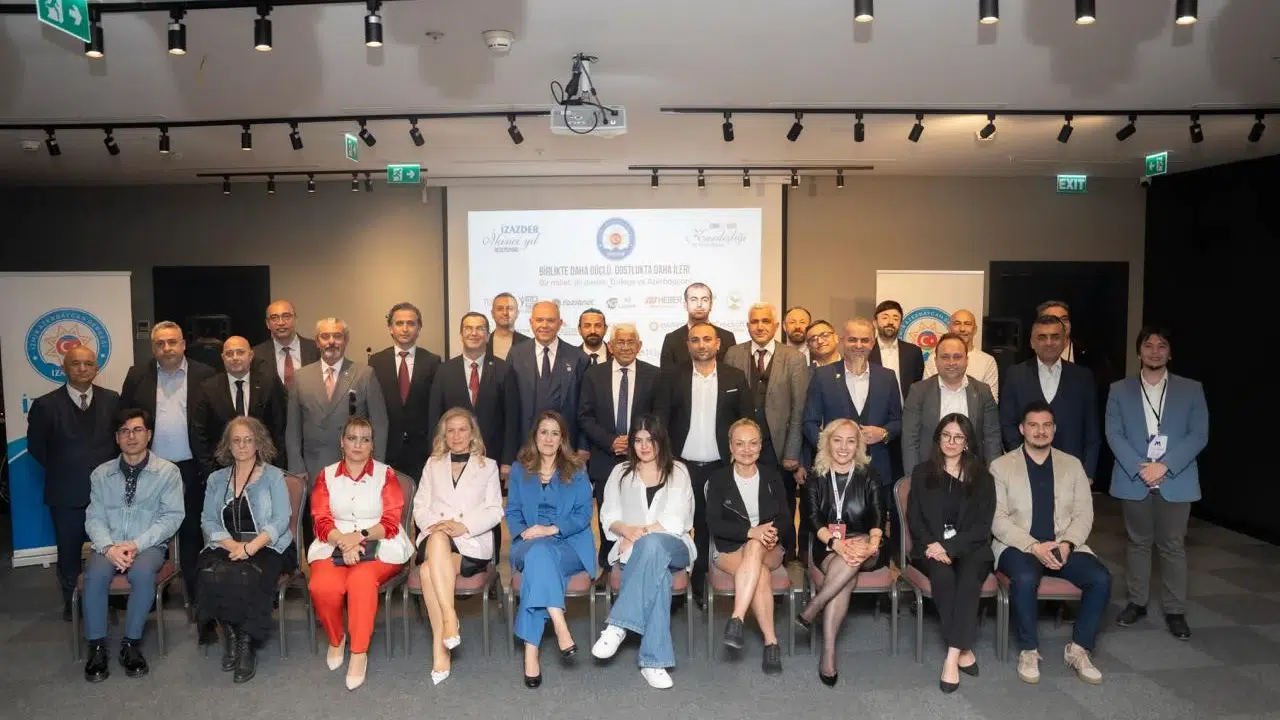 İzmir ve Bakü’nün 40 yıllık dostluğu görkemli bir törenle taçlandı: İki şehir tek yürek oldu