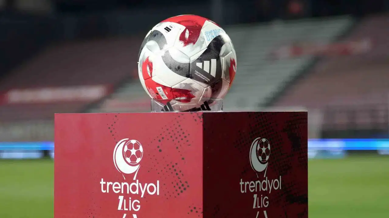 Trendyol 1. Lig’de final günü: Süper Lig bileti ve play-off hattı için nefesler tutuldu