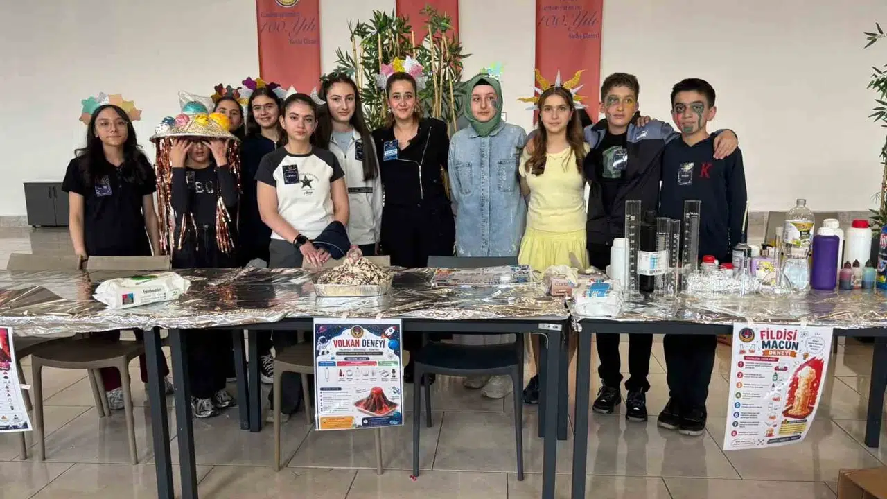 TED Erzurum Koleji’nde galaktik yolculuk: Öğrenciler uzayı sınıfa taşıdı