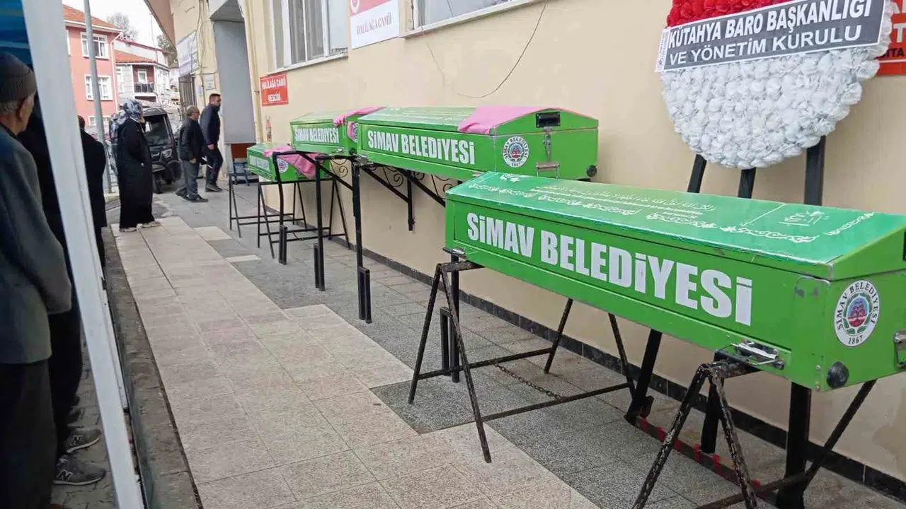 Simav yasa boğuldu: Özlüer ailesi son yolculuklarına dualarla uğurlandı