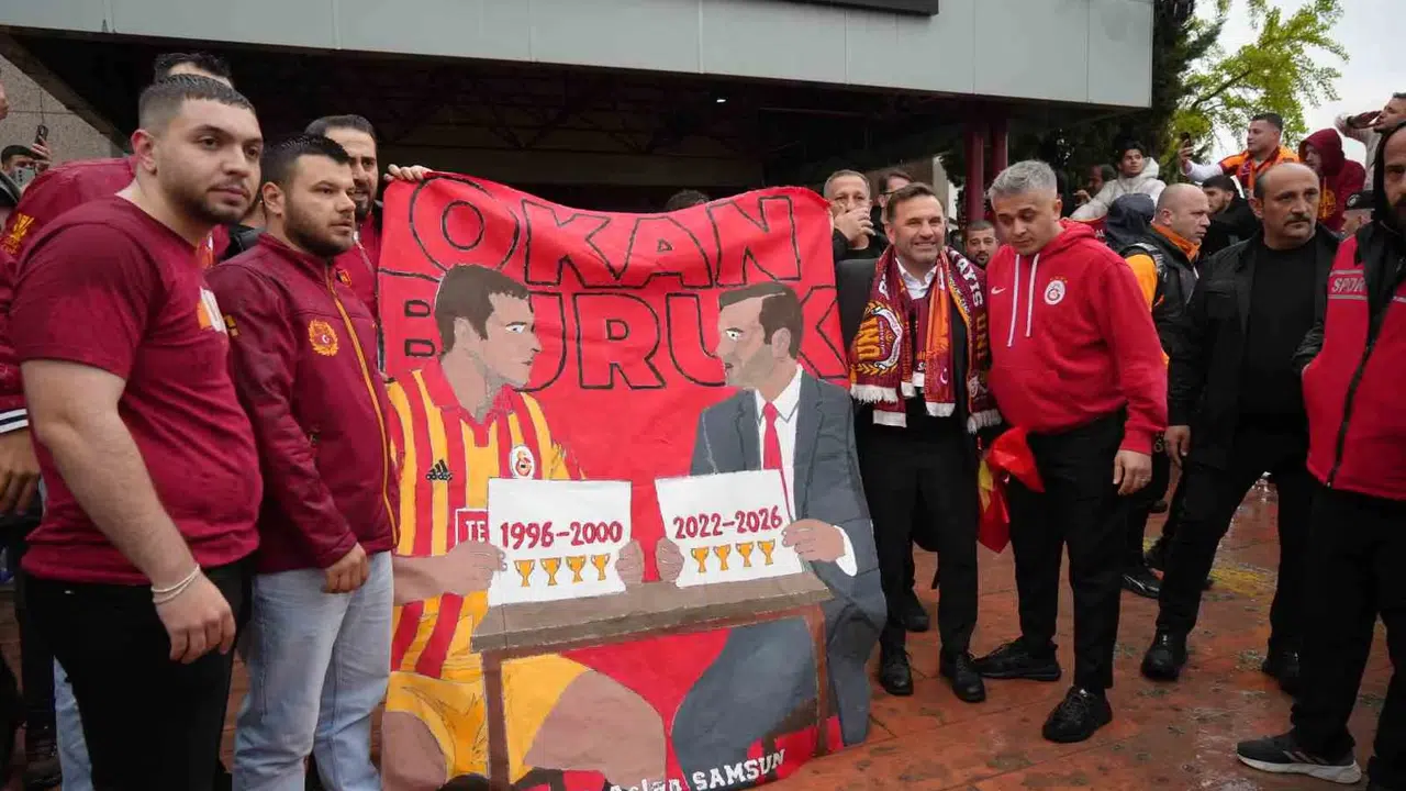 Samsun’da sarı-kırmızı şölen: Galatasaray şehre ayak bastı, taraftarlar havalimanını inletti