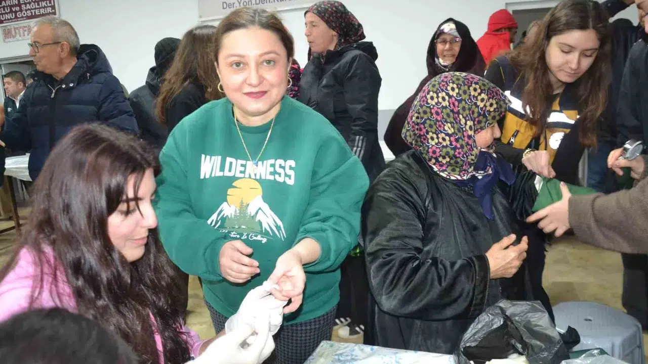 Önlüklerini giydiler, köye şifa dağıttılar: Geleceğin sağlıkçıları Kayalar Mahallesi’nde sahaya indi