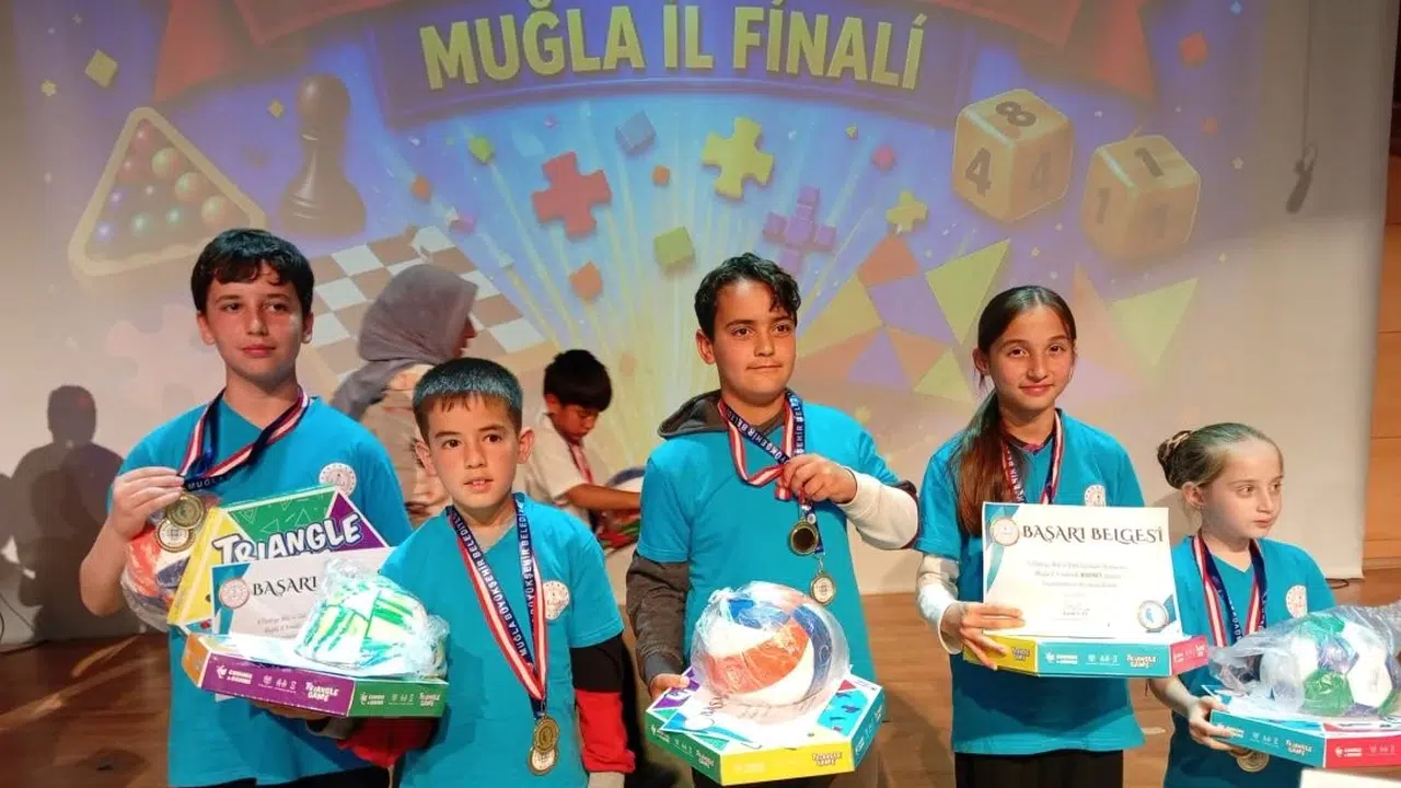 Zekalarıyla Muğla’ya hükmettiler: Köyceğizli öğrenciler kürsüyü domine etti