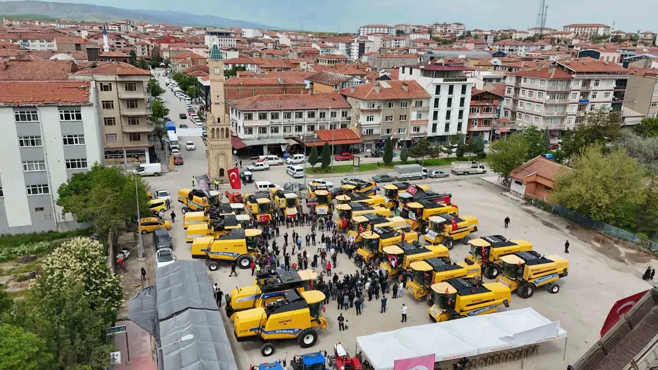 Yerköy’de hasat mesaisi davul zurnayla başladı: Biçerdöverler bereket için yola çıktı