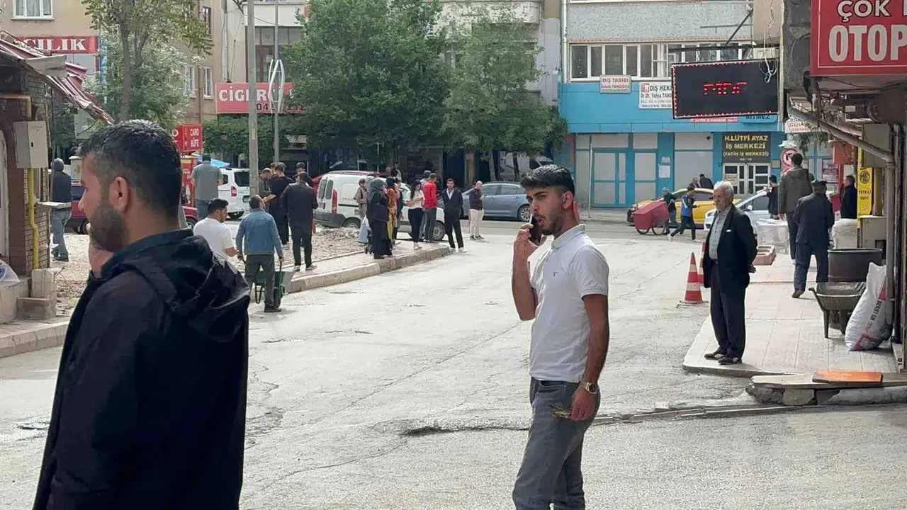 Malatya sallandı, çevre iller ayağa kalktı: Battalgazi merkezli deprem paniğe yol açtı