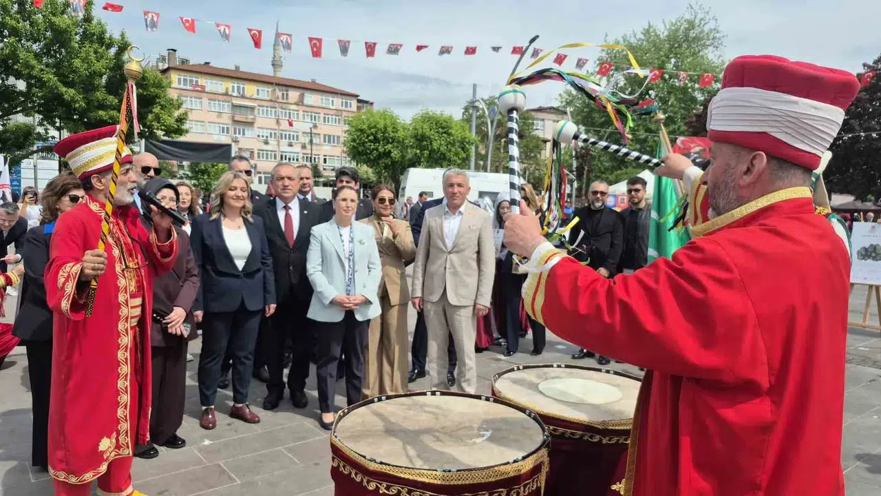 Manda yoğurdu bıçakla kesildi, mehter marşları Bartın sokaklarında yankılandı: Türk Mutfağı Haftası'na görkemli başlangıç