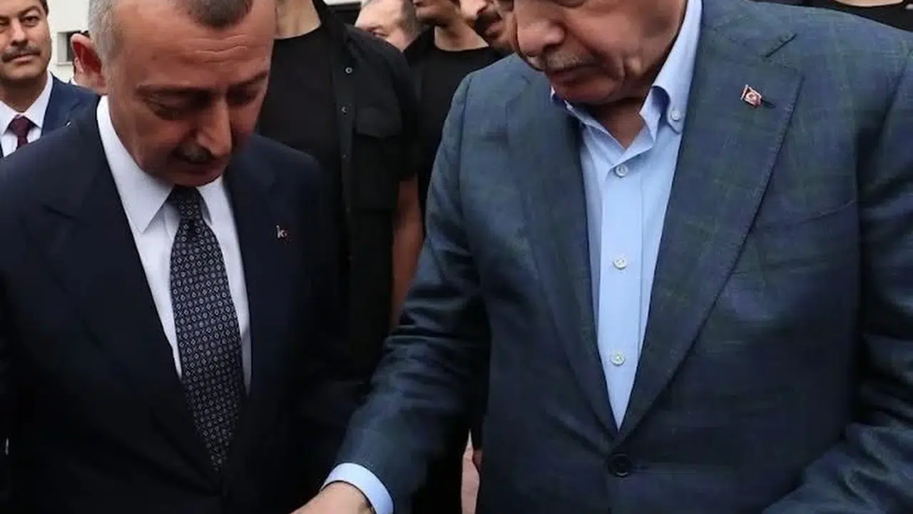 Kocaelispor’un tarihine Cumhurbaşkanı imzası: Yeşil-siyahlı müze için özel hatıra