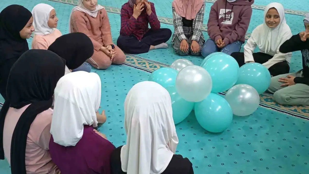 Afyon’da gönül köprüleri kuruluyor: Misafir öğrenciler manevi değerlerle buluşuyor