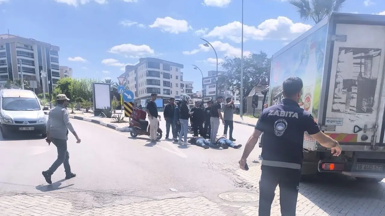 Turgutlu’da kaza anı: Zabıta ekipleri saniyelerle yarıştı