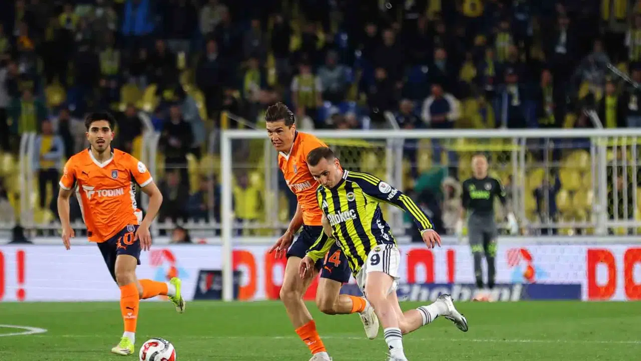 Kadıköy’de kilitler açılmadı: Fenerbahçe ve Başakşehir puan savaşında