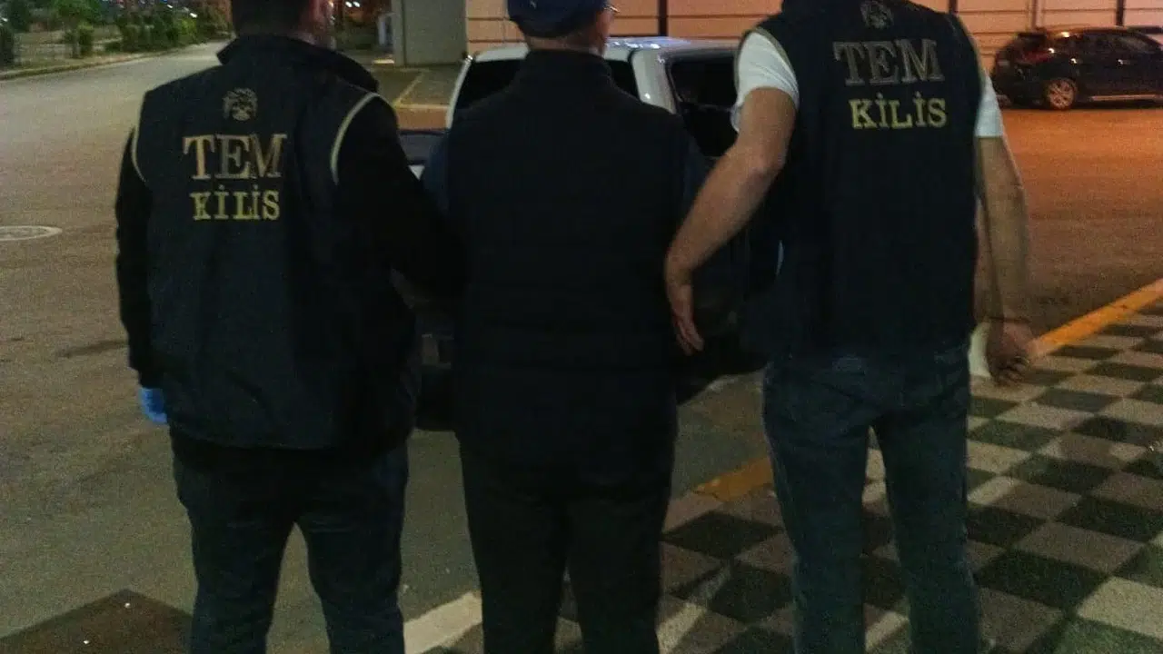 9 yıllık kaçış sona erdi: FETÖ’nün aranan ismi kıskıvrak yakalandı