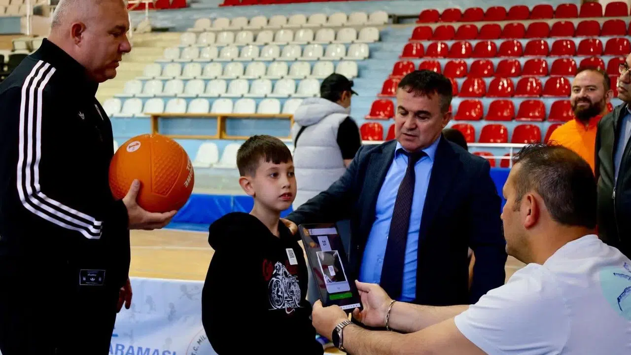 Geleceğin şampiyonları Bilecik’te keşfediliyor: İl Müdürü Demir genç yetenekleri bizzat inceledi