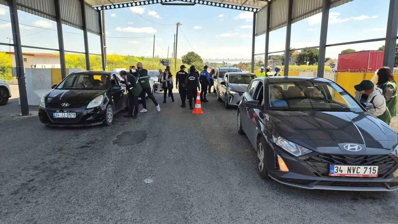 Saniyeler süren bir bakış felakete davetiye çıkarıyor: Trafikte  ekran  değil  yaşam  önceliği