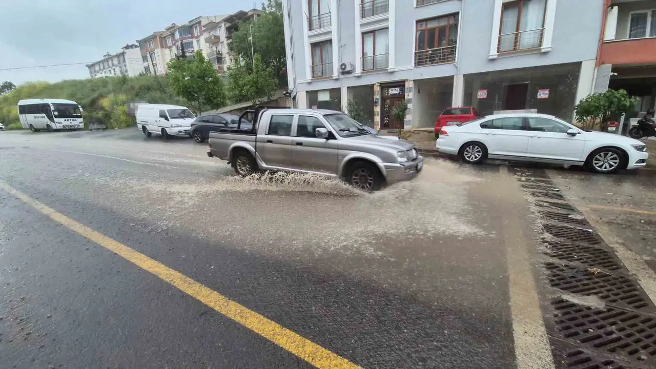 Süleymanpaşa’da gökyüzü delindi: Şehir merkezinde hayat felç oldu