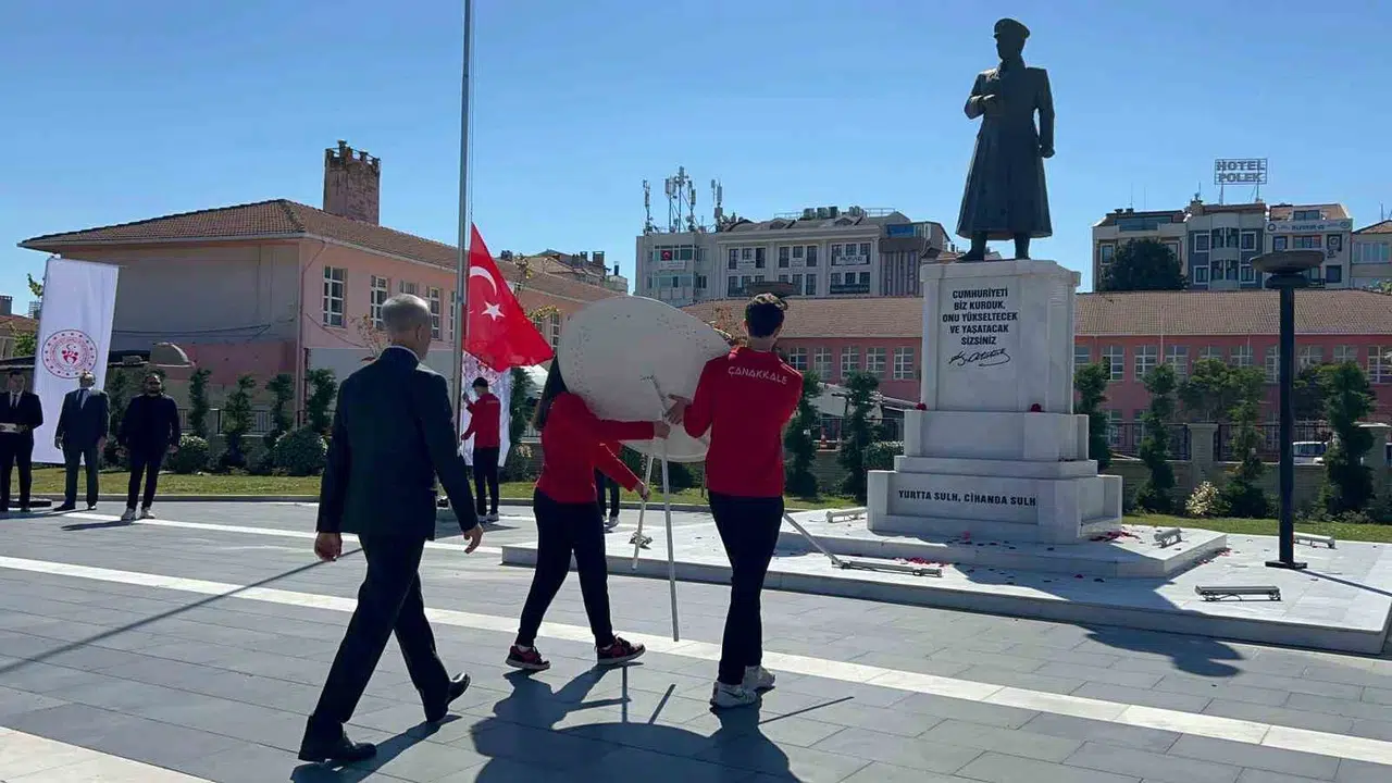 Çanakkale’de 19 Mayıs ruhu: Gençler bağımsızlık meşalesini gururla taşıdı
