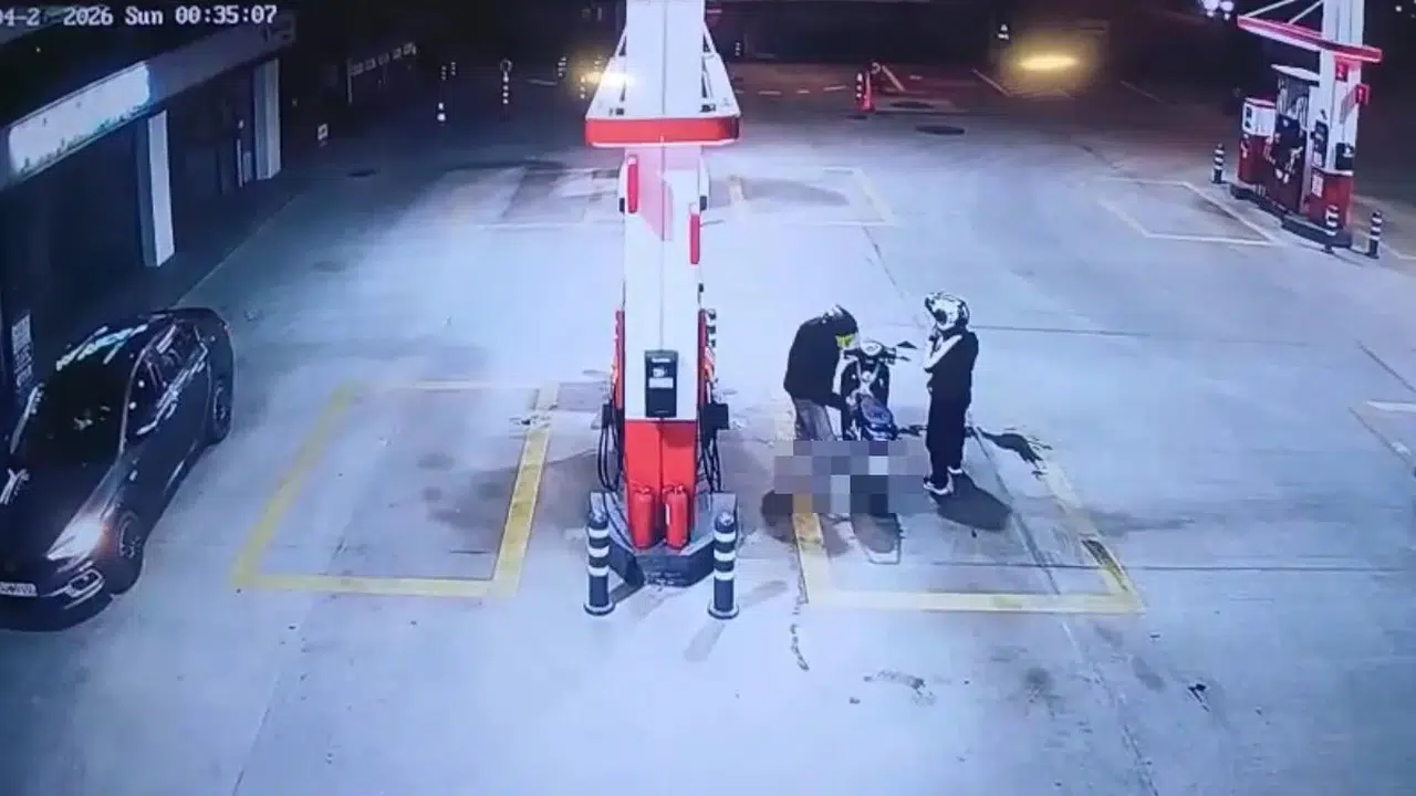 Kocaeli'de dehşet anları kamerada: Motosikletli saldırganların evinden cephanelik çıktı