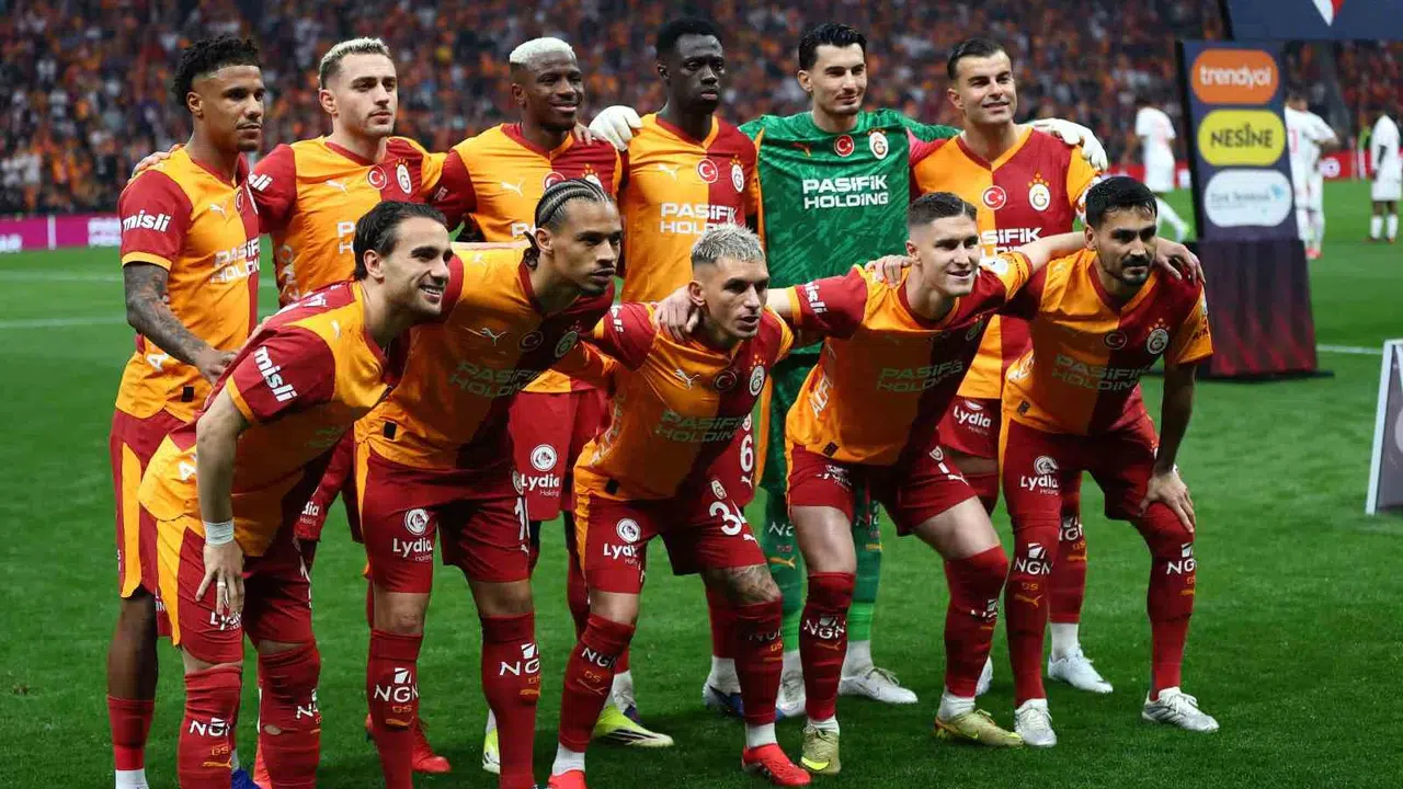 Galatasaray'da şampiyonluk coşkusu: Sarı-kırmızılılar tarih yazarak zirveye kuruldu