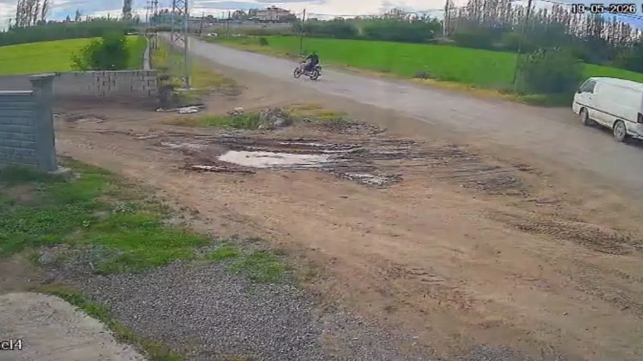 Iğdır'da korkutan kaza: Direğe çarpan motosiklet sürücüsü hastanelik oldu