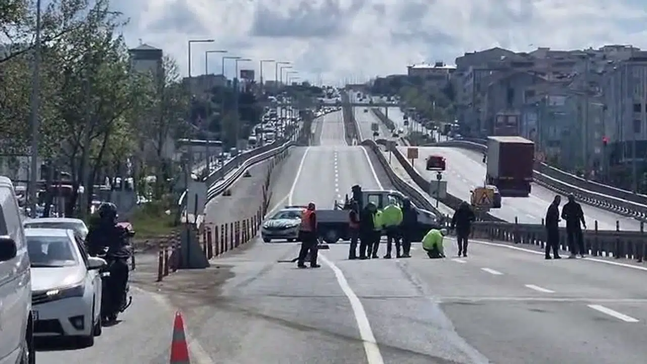 Silivri’de tehlikeli sabah: Yola saçılan binlerce vida trafiği felç etti
