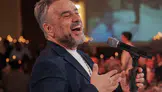 Bülent Serttaş Bulgaristan’da bayram şenliği yaşattı: Yeni şarkısını istek üzerine 4 kez okudu!