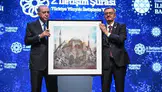 Cumhurbaşkanı Erdoğan'a 2. İletişim Şurası'nda Ayasofya tablosu hediye edildi