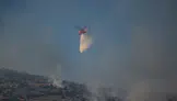 İki söndürme helikopteri havada çarpıştı