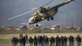 Bosna Hersek semalarında kaza: AB barış gücü helikopteri yere çakıldı