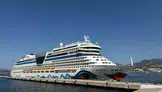 Bodrum turizminde dev hareketlilik: Alman turistleri taşıyan dev gemi limana demir attı