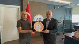 Elazığ Ticaret Borsası'nda emek veren meclis üyelerine plaket takdimi yapıldı