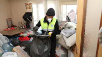 Eskişehir’de koku alarmı: Girilen daireden tam 5 kamyon çöp tahliye edildi!
