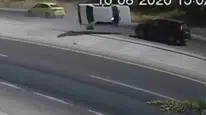 Konya'da yola fırlayan parça zincirleme kazaya neden oldu: 2 ölü