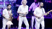 Soner Arıca Antalyalılara müzik ziyafeti sundu