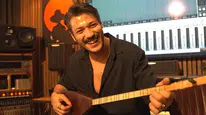 Kubilay Aka Mercan Köşk dizisi için Akşam Olur Karanlığa Kalırsın türküsünü seslendirdi