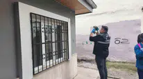 Denizli'de muhtarlığın güvenlik kamerasını söküp bahçeye attılar
