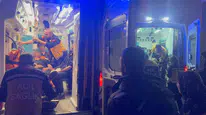 Hakkari'de düzensiz göçmenleri taşıyan minibüs dereye uçtu: 20 yaralı