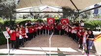 Efeler'deki Matematik ve Bilim Parkı'nda miniklerin Cumhuriyet ve bilim coşkusu