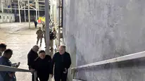 Manisa Valisi Özkan, işçiler ve aileleri için destek veriyoruz