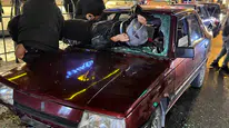 Düzce'de otomobile çarpan motosikletli ön camdan içeri girdi