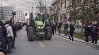 Atina’da çiftçilerden, parlamento binası önünde traktörlü protesto