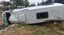 Gaziantep’te sabah saatlerinde yürekleri ağza getiren kaza: İşçi servisi bariyerleri parçalayıp şarampole yuvarlandı