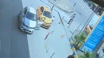 Trafikte dehşet anları: Konuşmak için durduğu sürücü tarafından 5 yerinden bıçaklandı