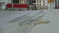 Yeni kurulan mahallede kepçe paniği: Deprem oluyor sandılar, yollar kullanılamaz hale geldi