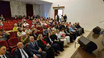 Edirne’de yüreklere dokunan Anneler Günü: Bir çocuğun hayatına ışık olmak için sahneye çıktılar