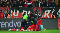 Çorum'da tarihi gece: Final biletini taraftarıyla kutladı